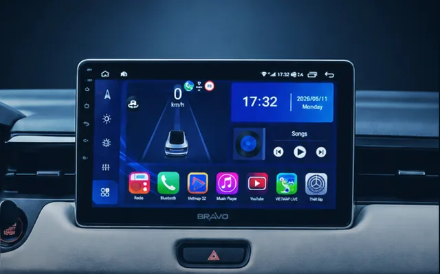 Màn hình Android Bravo lắp trong taplo ô tô, hiển thị bản đồ và ứng dụng