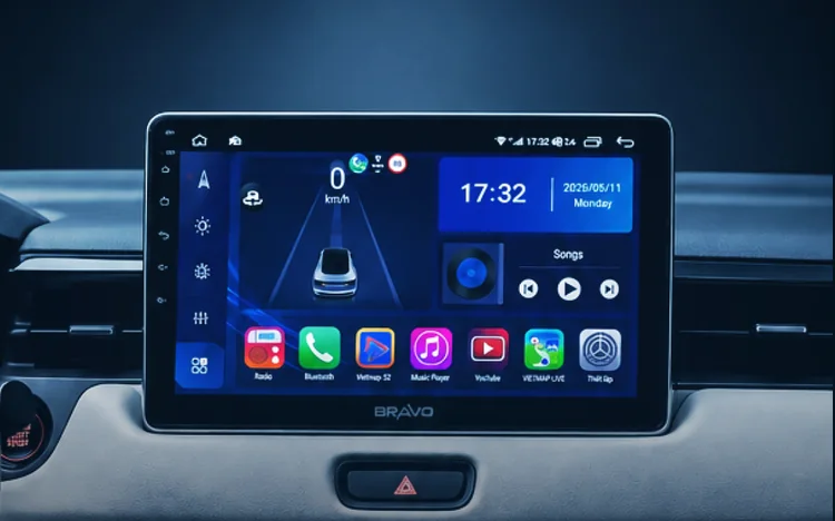Màn hình Android Bravo lắp trong taplo ô tô, hiển thị bản đồ và ứng dụng
