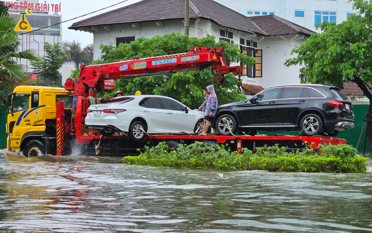 Gọi cứu hộ khi xe bị chết máy