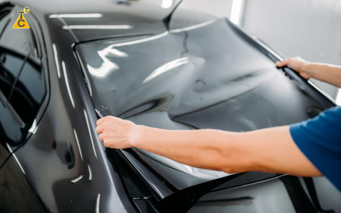 Dán phim cách nhiệt cho kính sau của ô tô