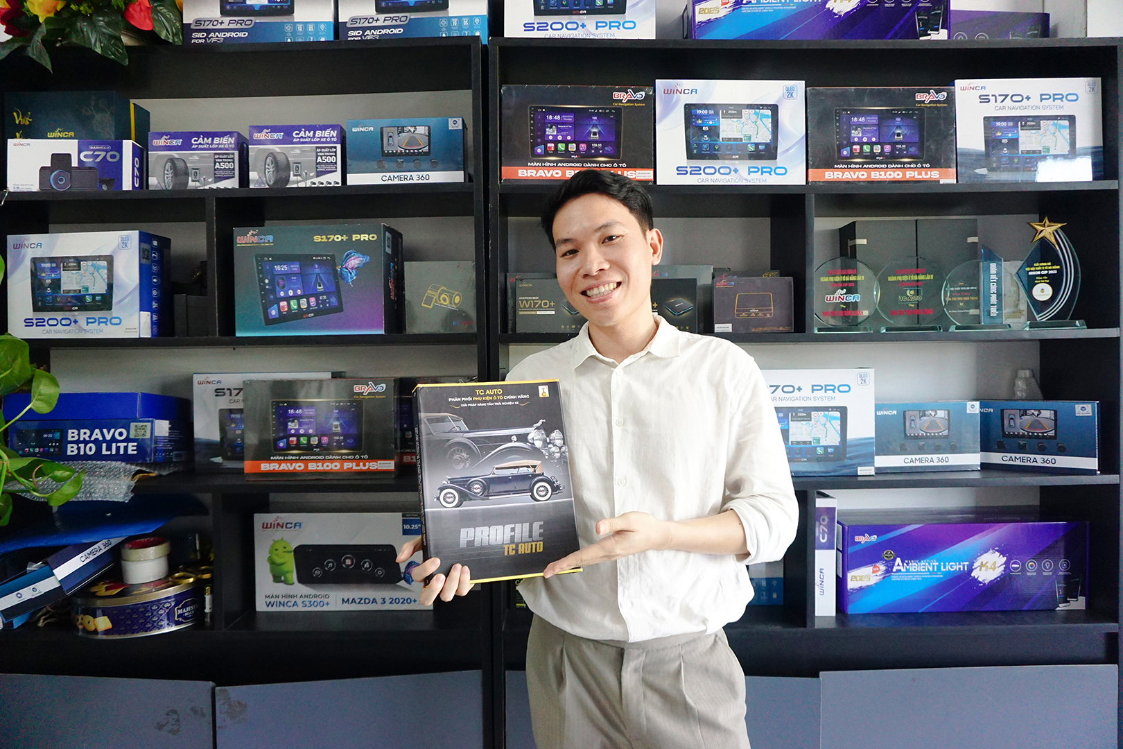 Phân Phối Sản Phẩm Ô Tô