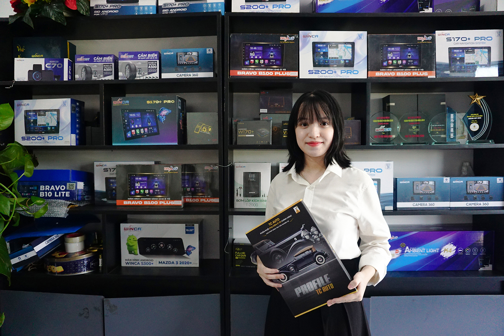 Phân Phối Sản Phẩm Ô Tô