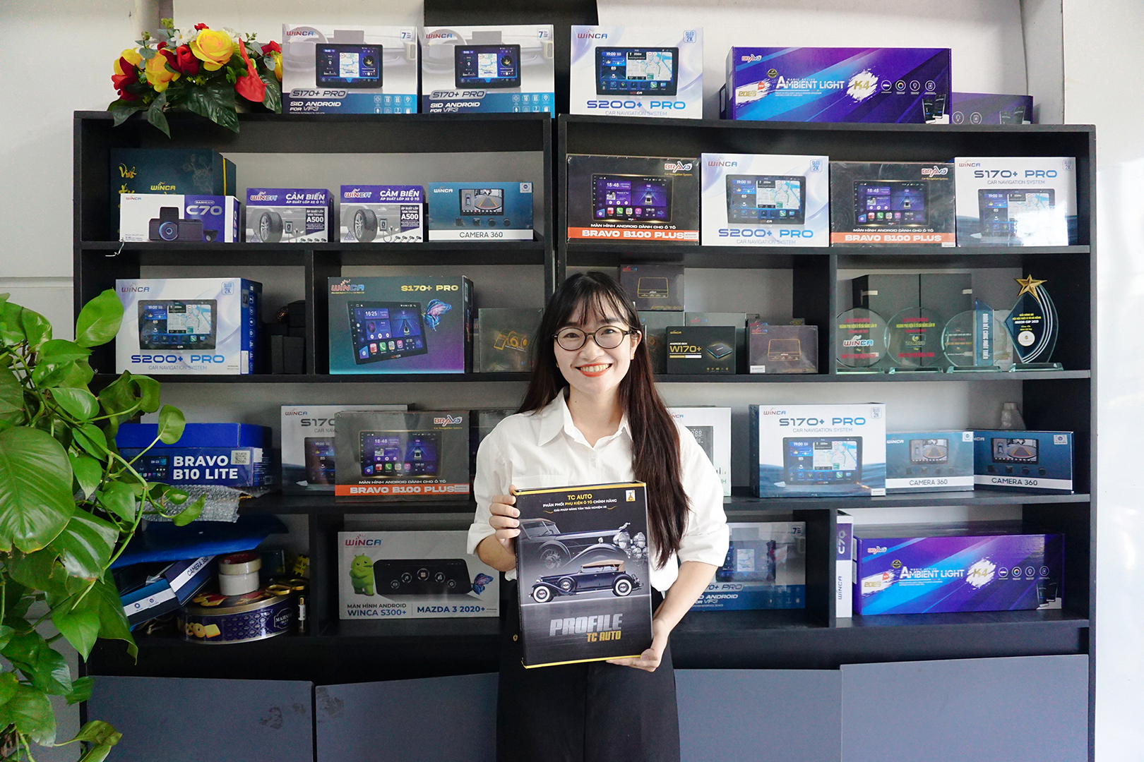 Phân Phối Sản Phẩm Ô Tô