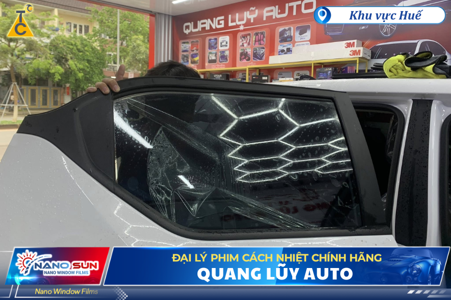 Dán phim cách nhiệt Nano Sun Premium cho kính sườn xe VF5 tại Quang Lũy Auto