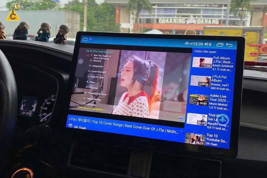 Trải nghiệm Màn hình cực đã với thiết kế đẳng cấp