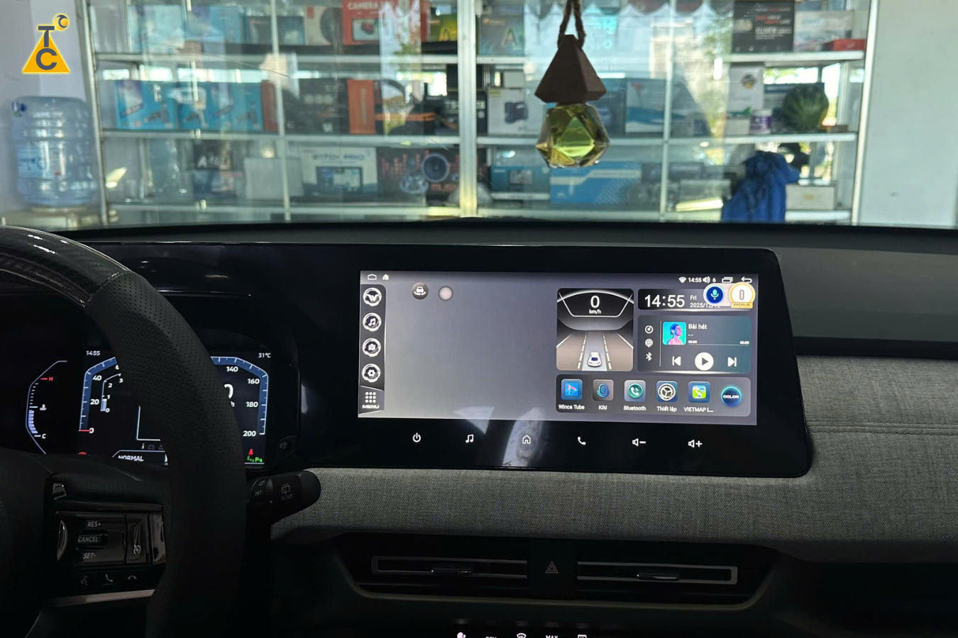 Tùy chỉnh giao diện với 7 màu sắc để cá nhân hóa không gian nội thất