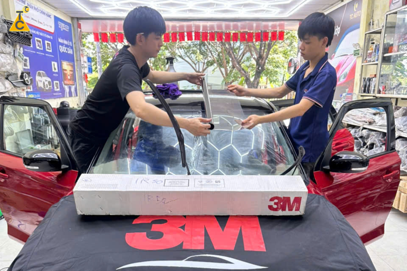 Quy trình Dán phim cách nhiệt chuẩn 3M