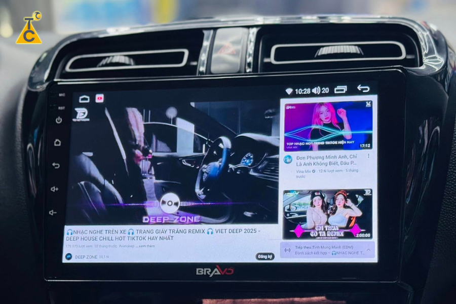 Tính năng đa nhiệm trên màn hình Bravo B10 Lite cho Mitsubishi Attrage.