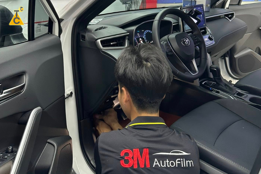 Quy trình lắp đặt camera là phụ kiện toyota cross chính hãng quan trọng