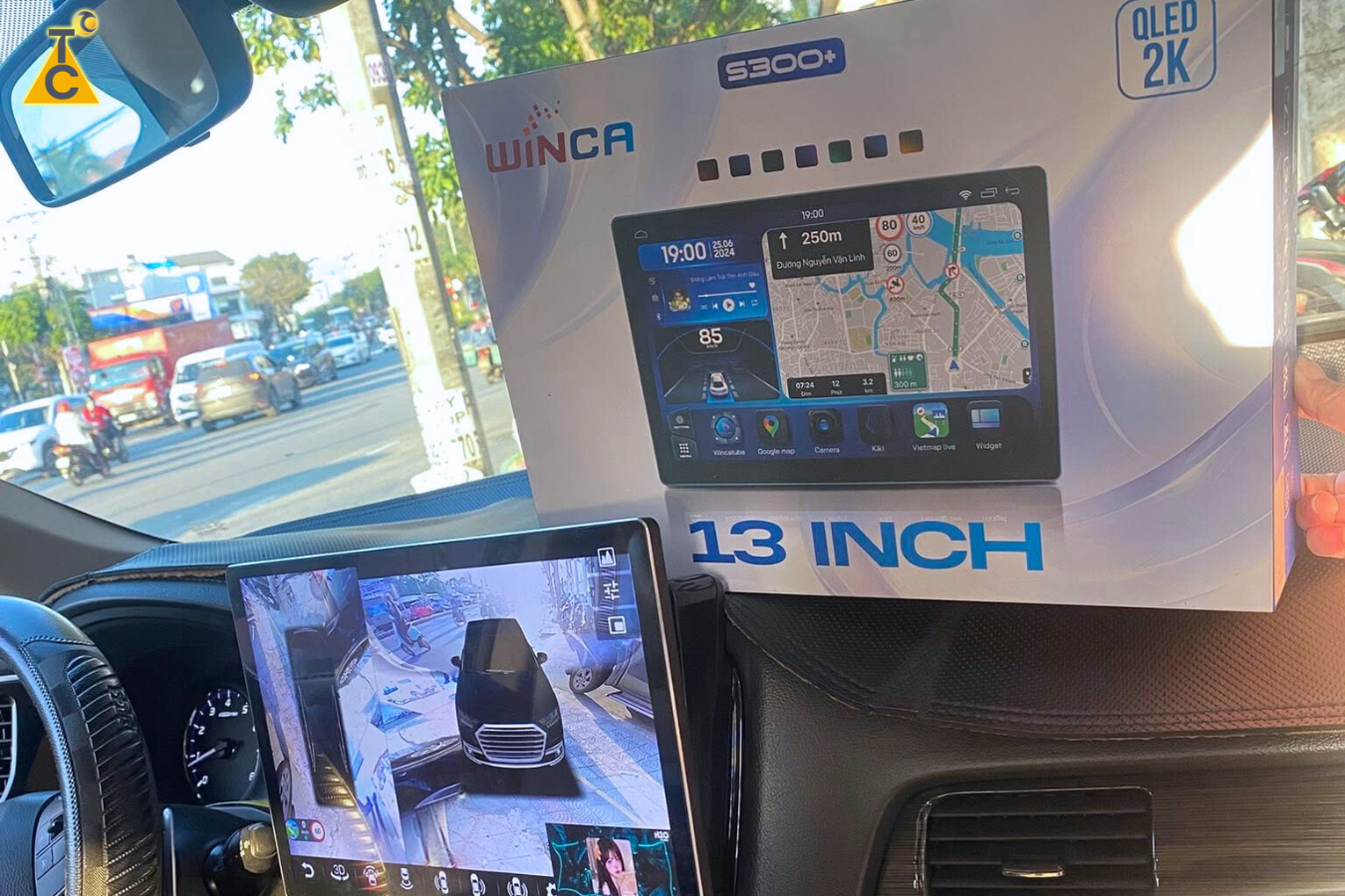 Góc nhìn tổng quan khi lắp S300+ 13 Inch DTS trên Mitsubishi Outlander