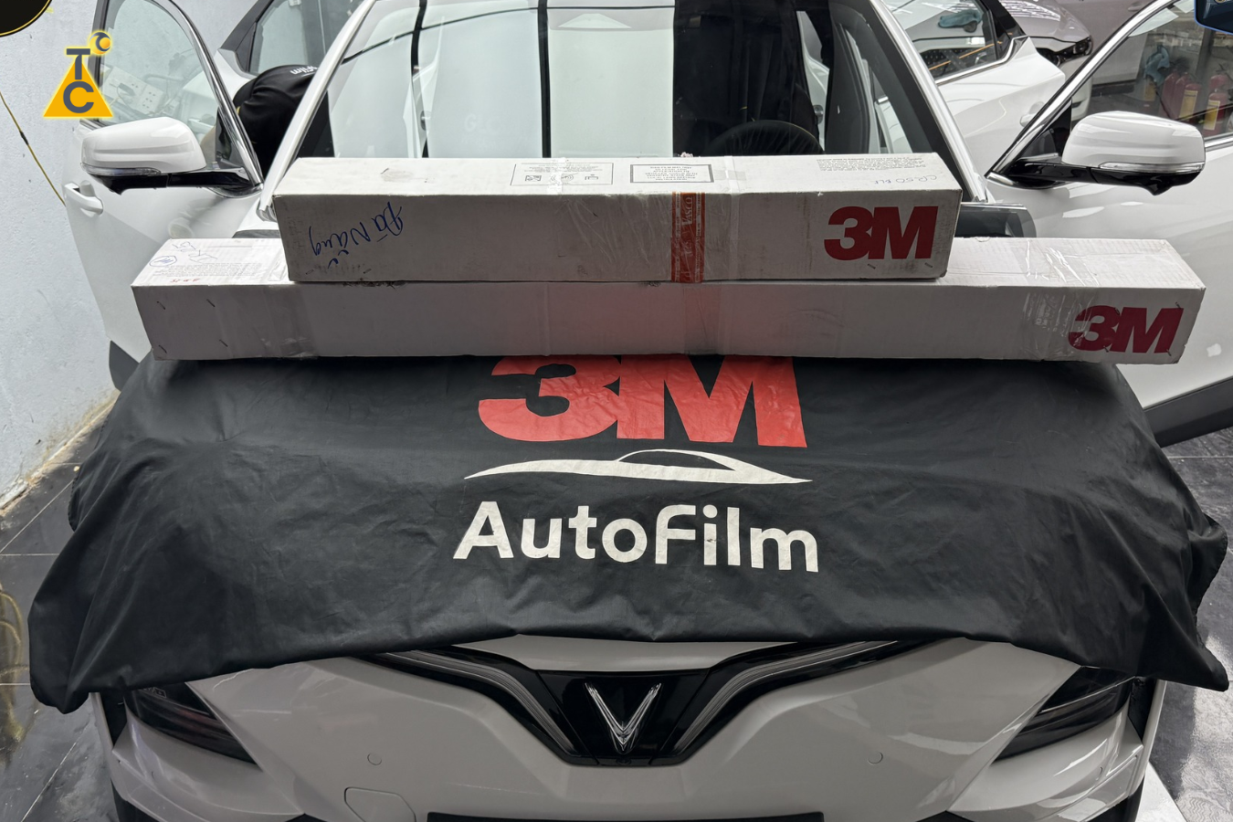 Dán phim cách nhiệt 3M Crystalline cho VF6