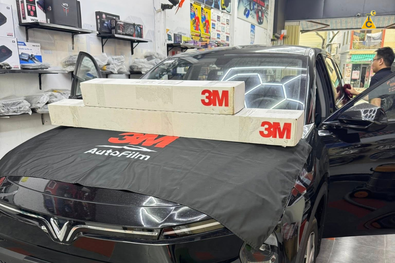 Dán phim 3M Crystalline giải pháp cách nhiệt cao cấp cho xe Limo Green