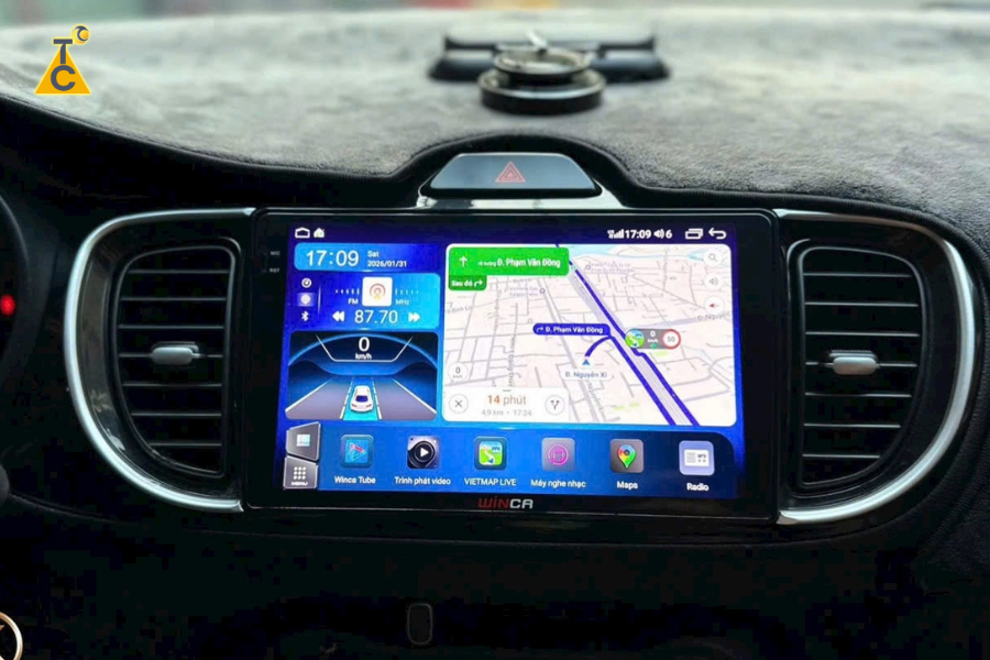 màn hình Android KIA Soluto hiển thị bản đồ GPS