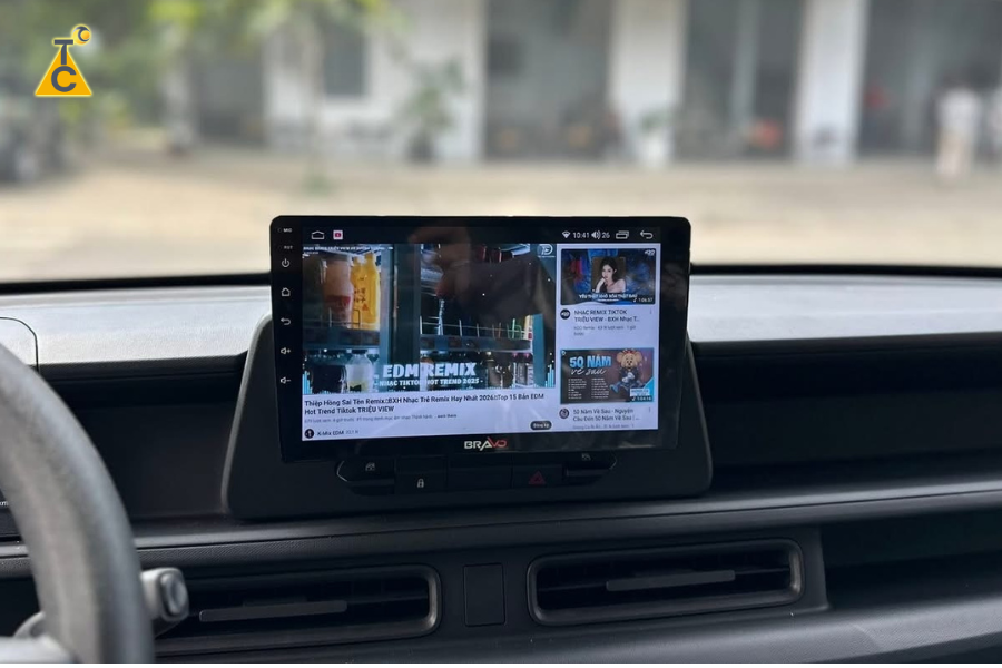 Giải trí đa phương tiện trên màn hình Android xe EC Van