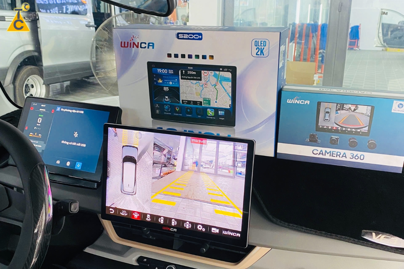 Camera lùi góc rộng giúp đỗ xe an toàn, không lo va quệt