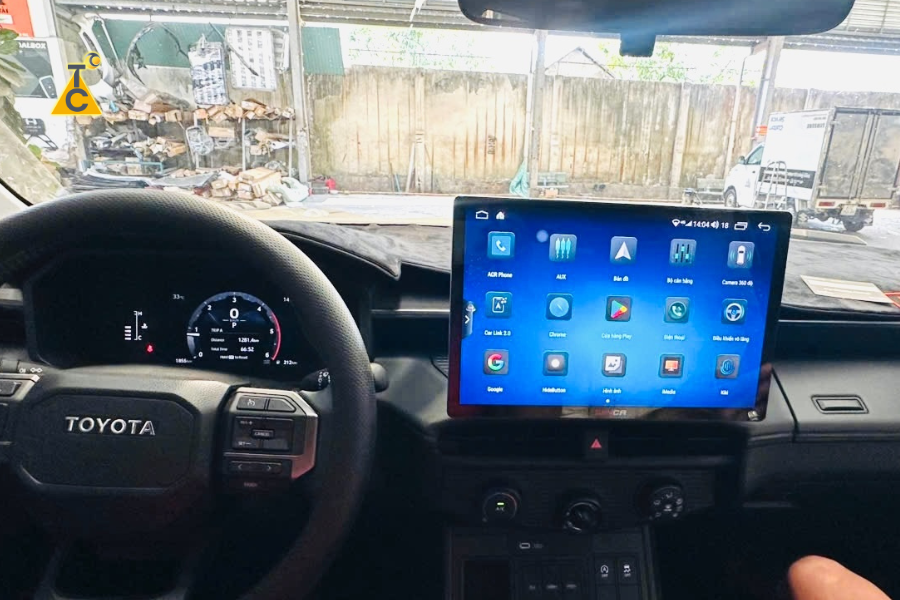 Toyota Hilux 2026 kết hợp Màn hình S200+ 13inch 2K