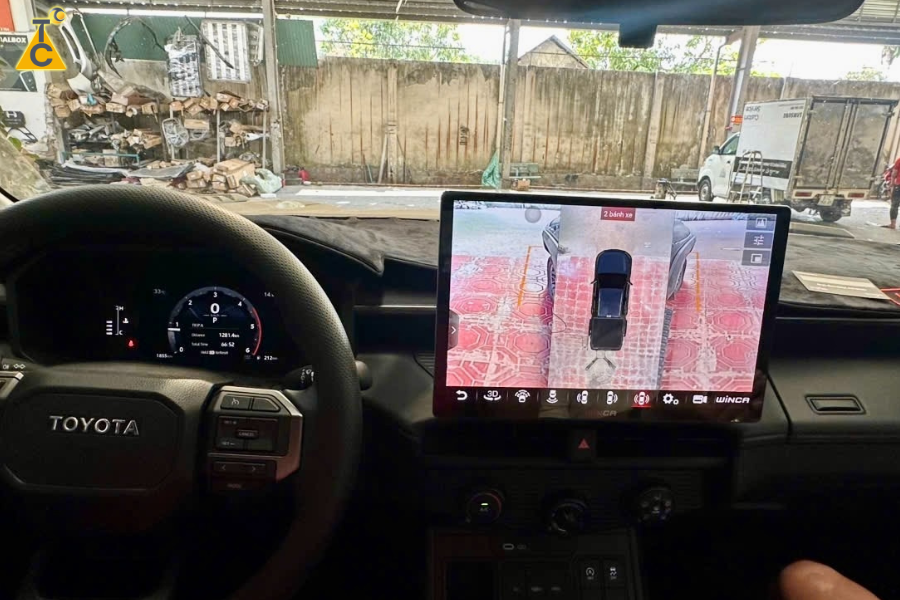 Kết hợp Camera 360 toàn cảnh lùi đổ xe thông minh